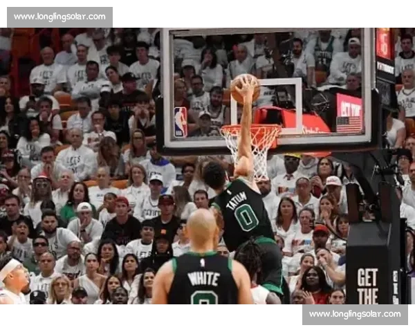 魔术与热火激战夜东部对决成色检验年轻力量碰撞老牌韧性谁能笑到最后